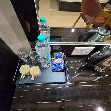 Hill View Hotel By Bil Lonavala Ngoại thất bức ảnh