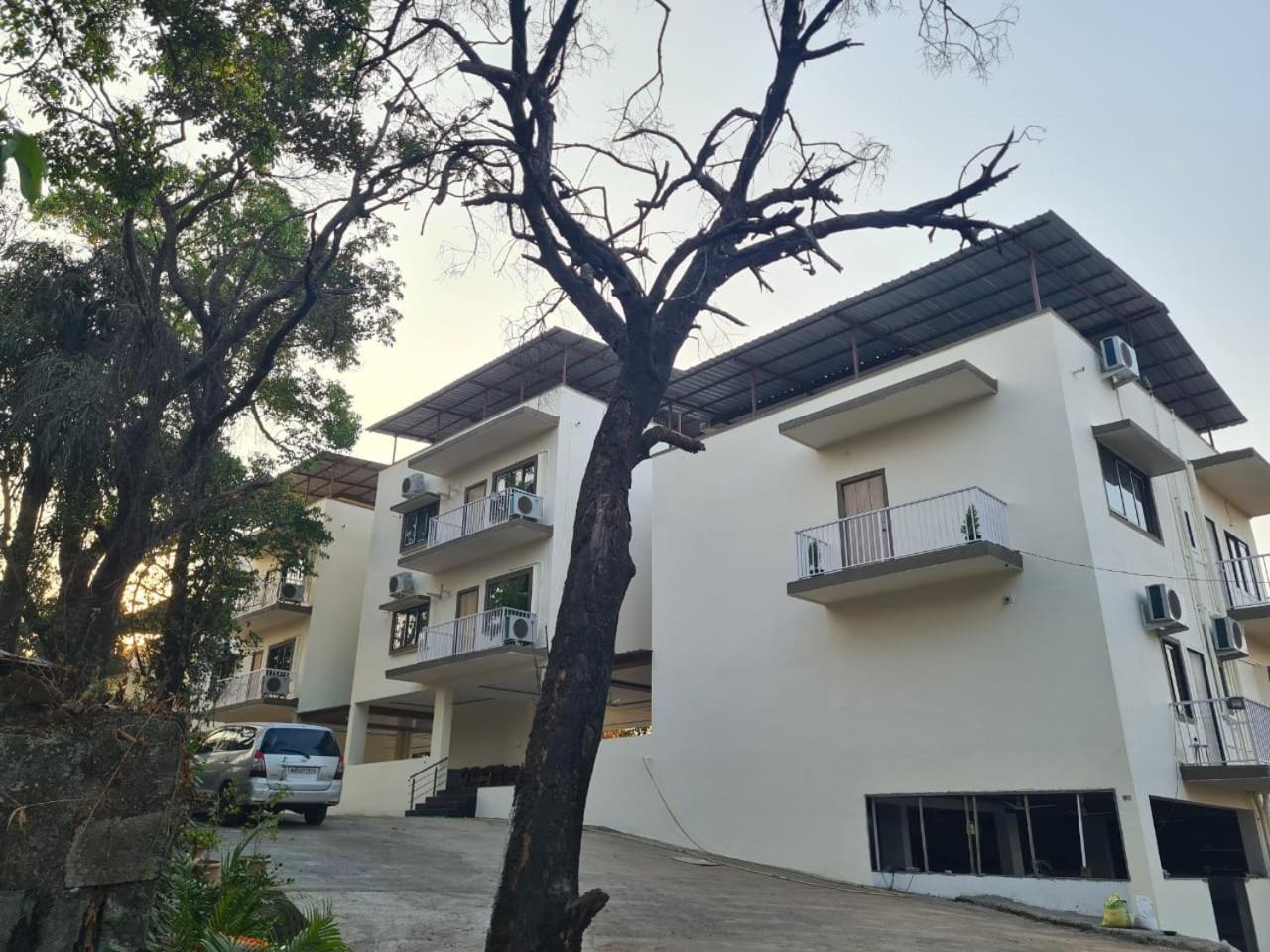 Hill View Hotel By Bil Lonavala Ngoại thất bức ảnh