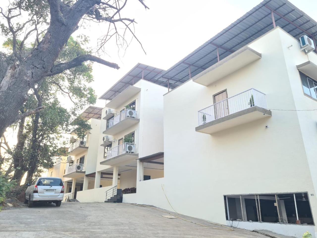 Hill View Hotel By Bil Lonavala Ngoại thất bức ảnh