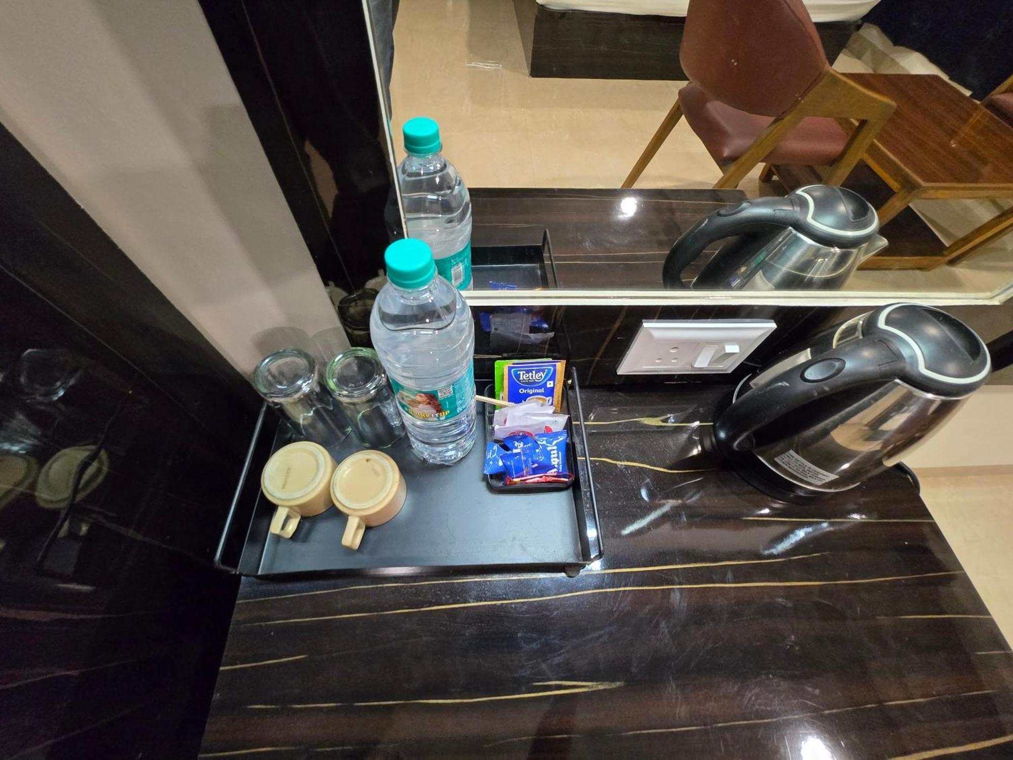 Hill View Hotel By Bil Lonavala Ngoại thất bức ảnh