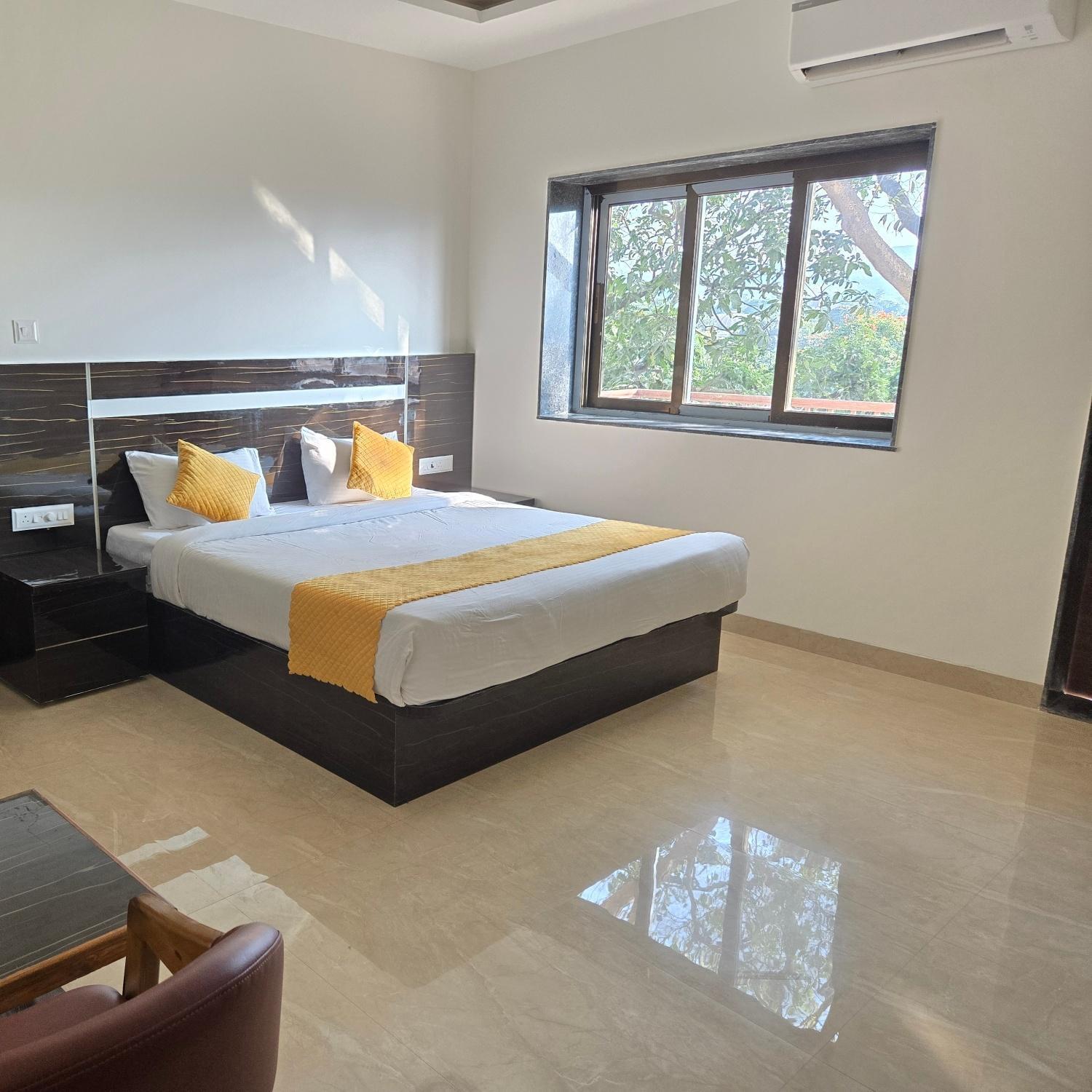 Hill View Hotel By Bil Lonavala Ngoại thất bức ảnh