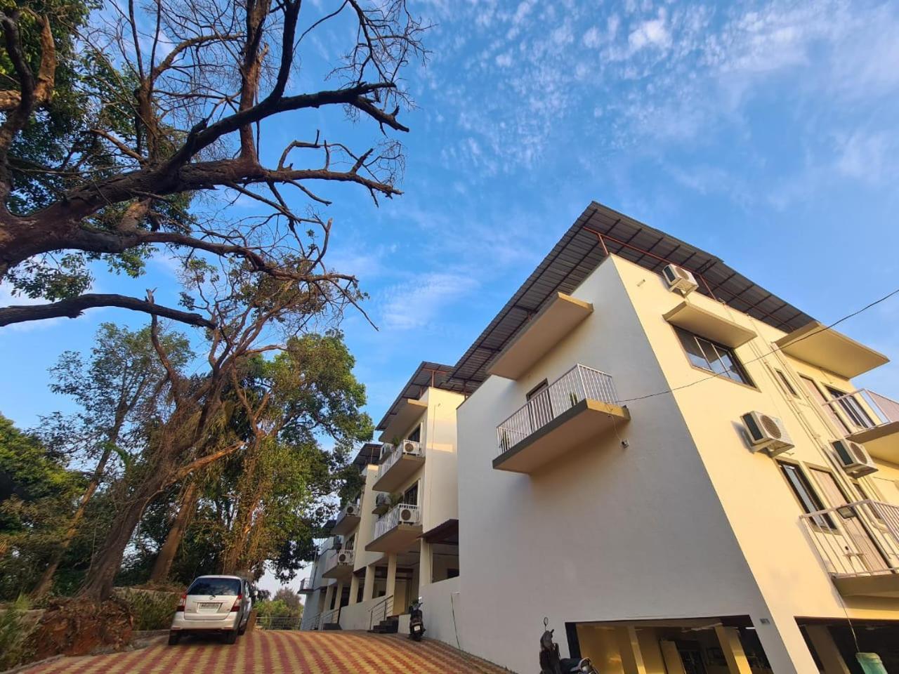 Hill View Hotel By Bil Lonavala Ngoại thất bức ảnh