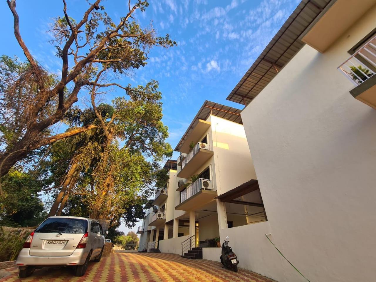 Hill View Hotel By Bil Lonavala Ngoại thất bức ảnh