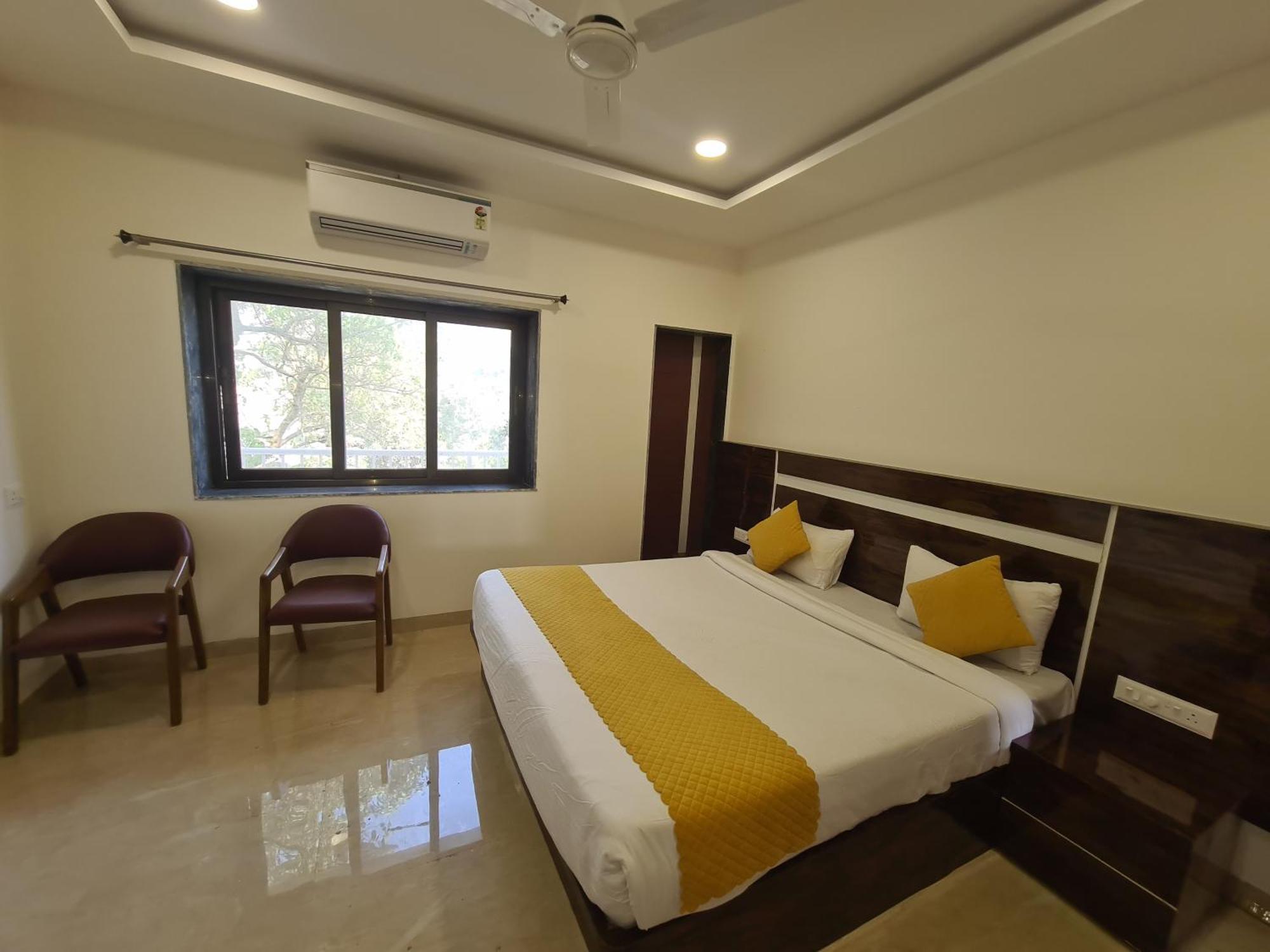 Hill View Hotel By Bil Lonavala Ngoại thất bức ảnh