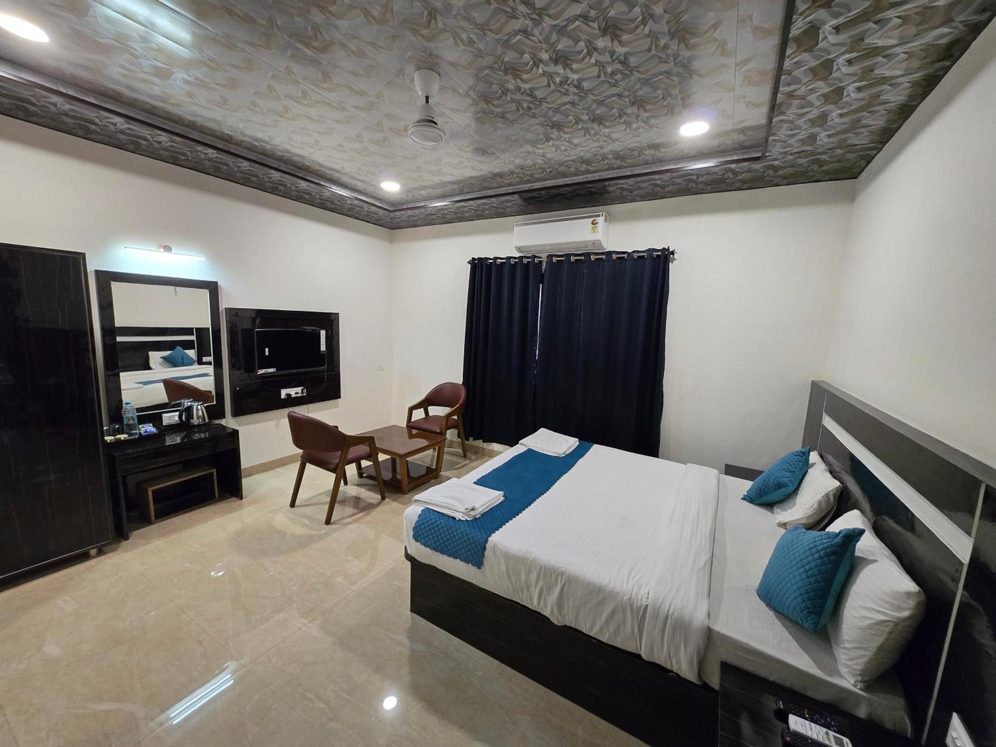 Hill View Hotel By Bil Lonavala Ngoại thất bức ảnh