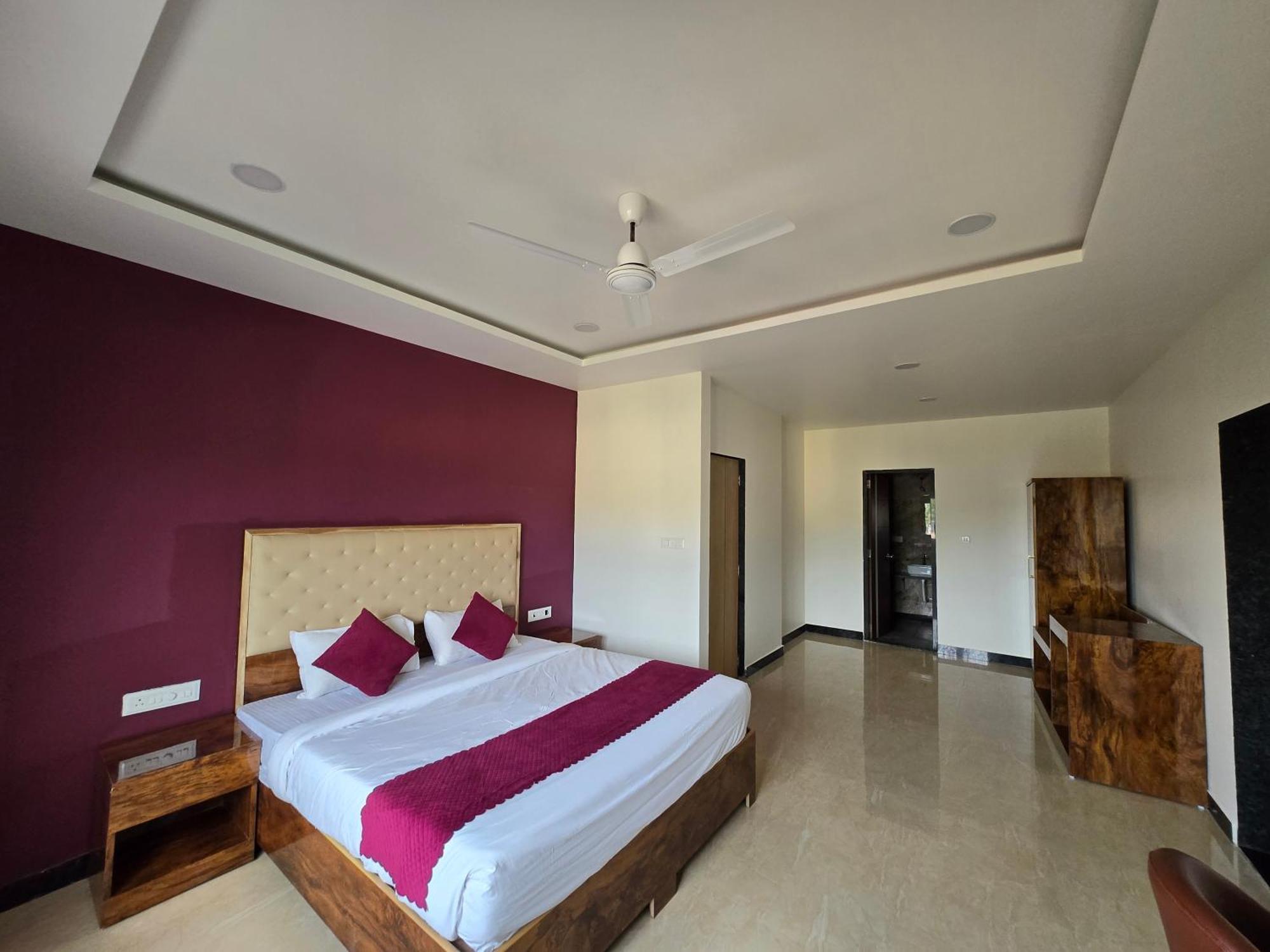 Hill View Hotel By Bil Lonavala Ngoại thất bức ảnh