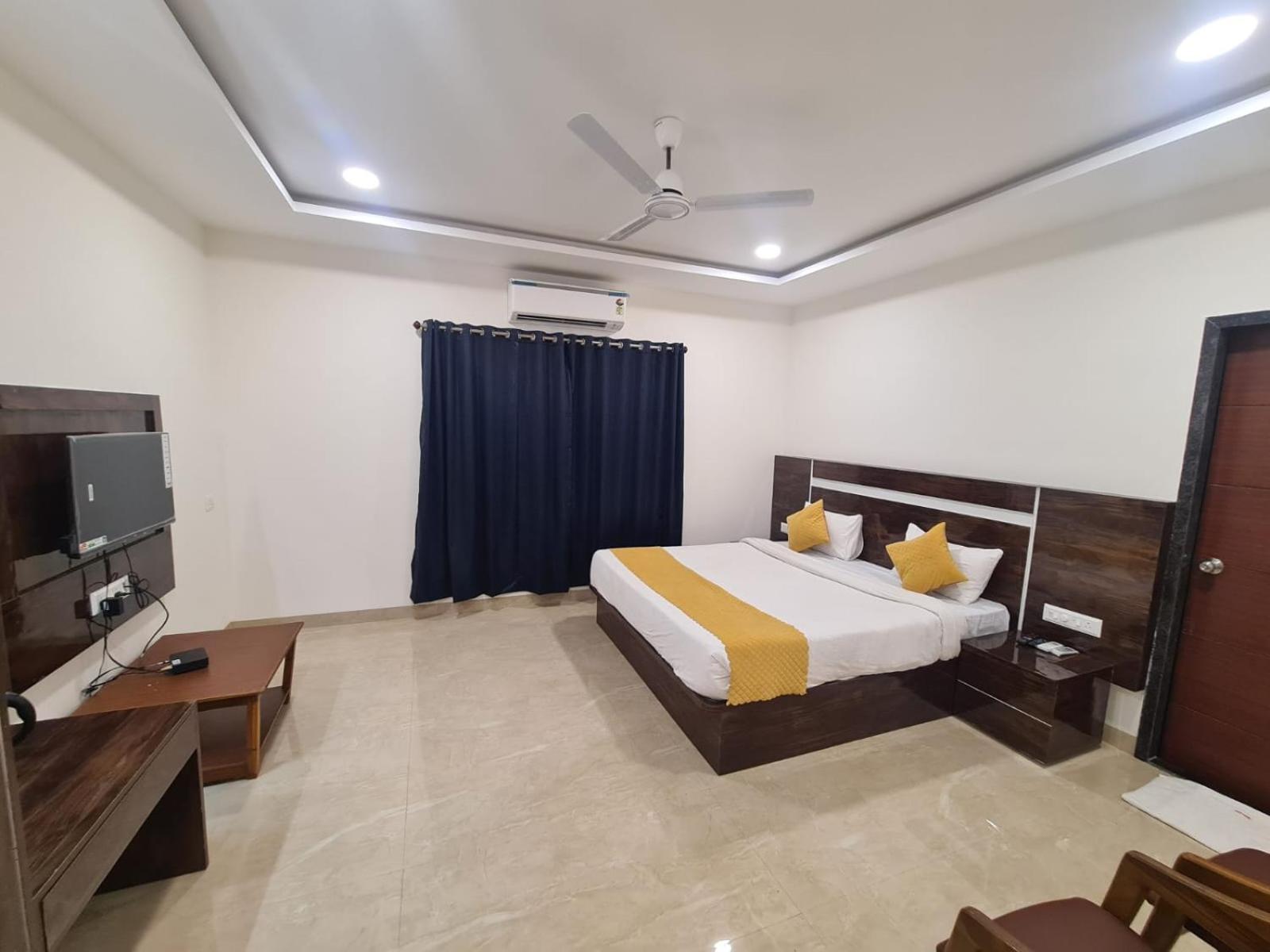 Hill View Hotel By Bil Lonavala Ngoại thất bức ảnh